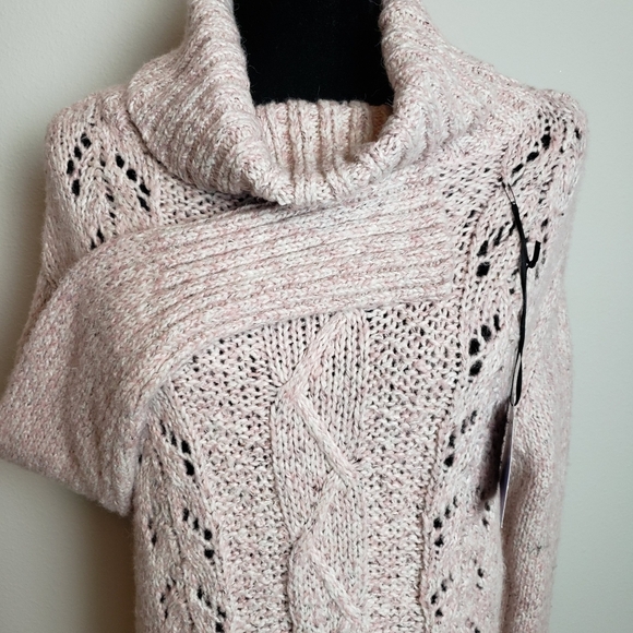 NWT Michelle Nicole Cable Knit Oversized sweater - Picture 9 of 13